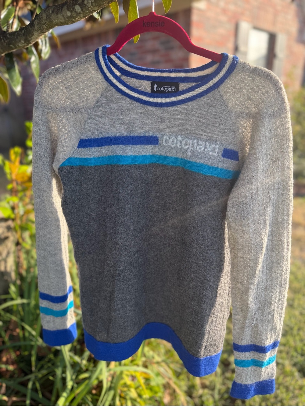 Cotopaxi Women’s 100% Cashllama Sweater Medium Gray Blue Colorblock Logo